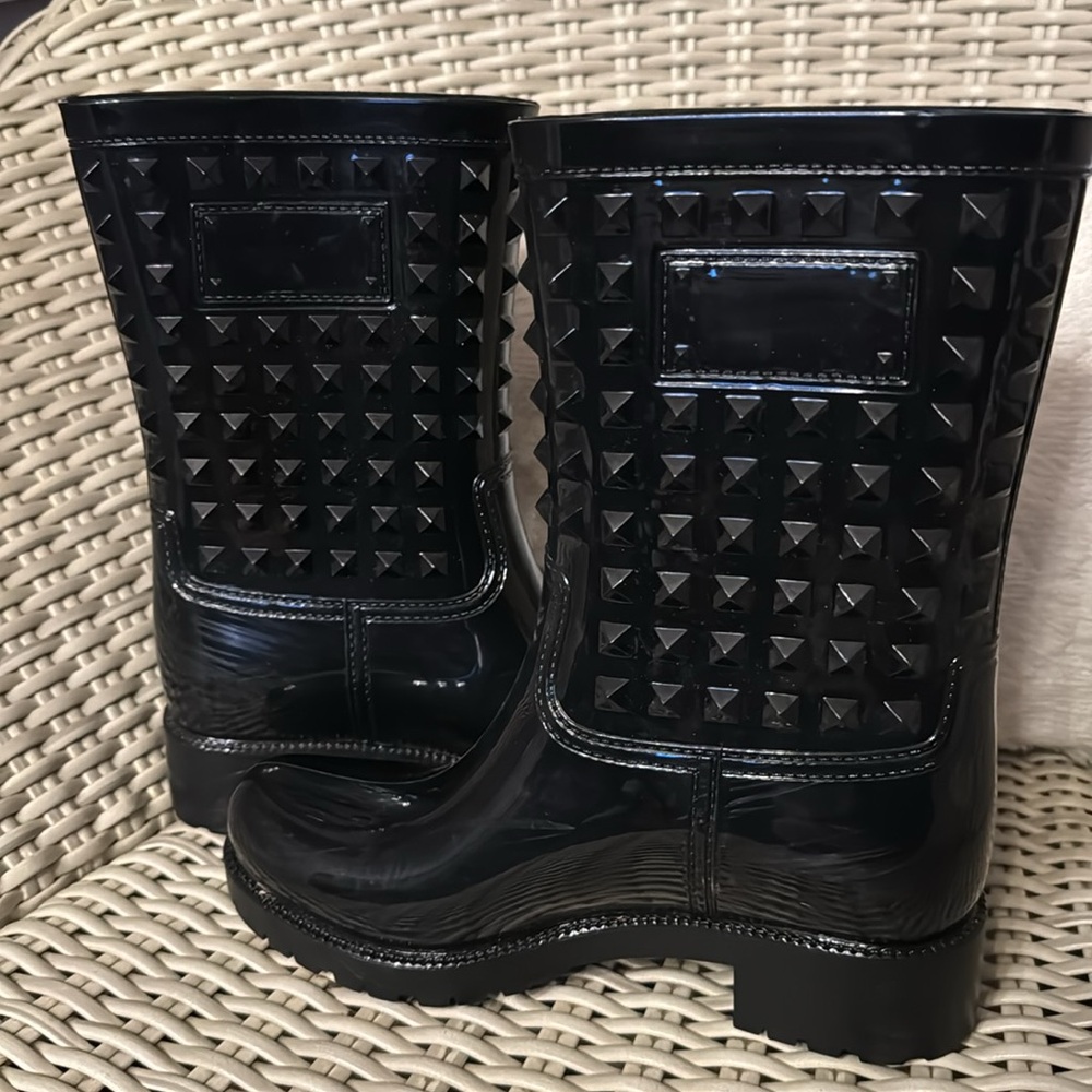 COPY - Vince Camuto Rain boots. - Picture 5 of 7
